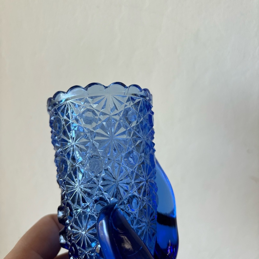 Antique Vintage Fenton Cobalt Blue Glass Daisy Hand Cornucopia Horn Plenty Vase - Picture 5 of 9